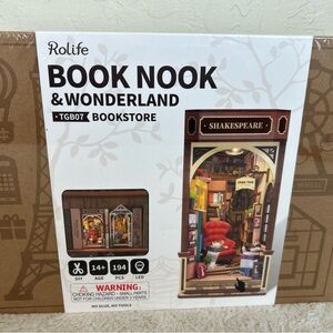 Rolife Book Nook & Wonderland DIY Kit